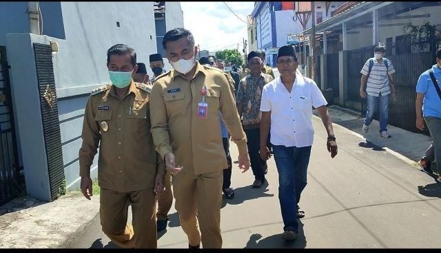 Walikota Syafrudin Tinjau Langsung Perbaikan Jalan Komplek Depag