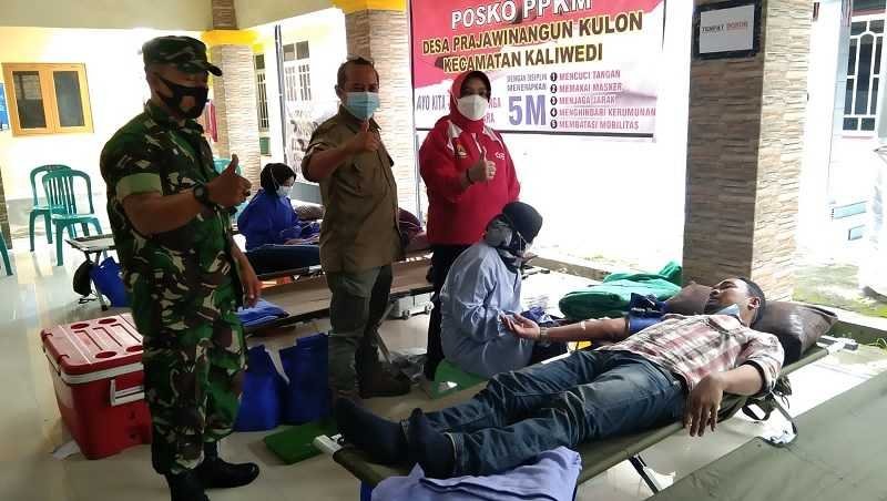 KDD Prajawinangun Kulon Gelar Donor Darah dan Pengobatan Gratis