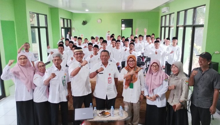 DPKP Tangerang Dorong Santri Jadi Petani Milenial