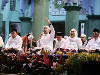 Ribuan Warga Kota Tangerang Bershalawat di Masjid Raya Al-A’zhom