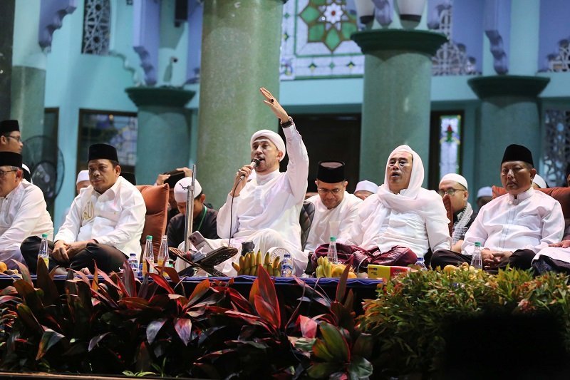 Ribuan Warga Kota Tangerang Bershalawat di Masjid Raya Al-A’zhom