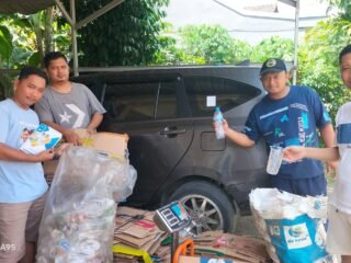 Pemuda Kampung Tanjung Dirikan Bank Sampah untuk Ekonomi Masyarakat