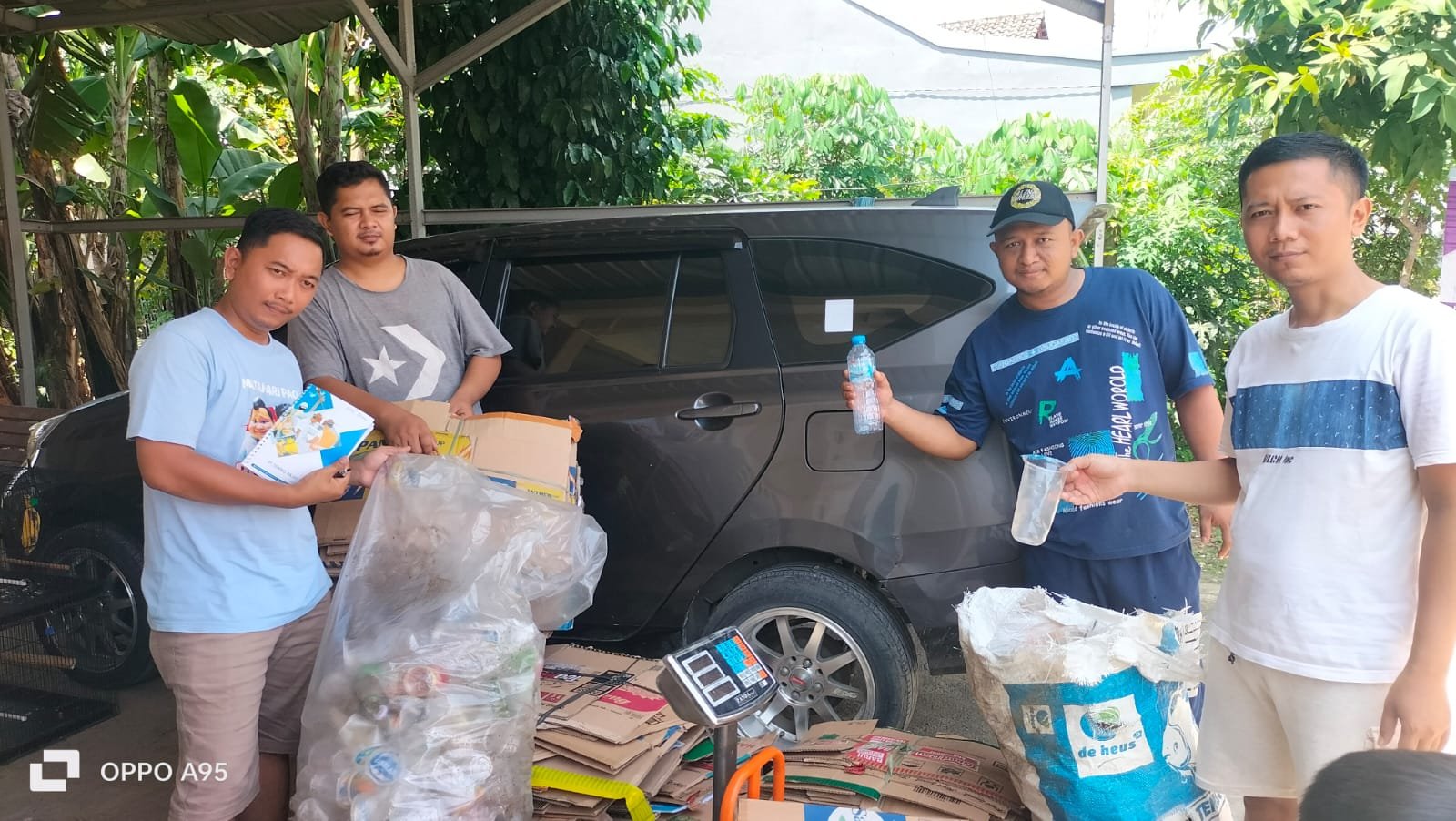 Pemuda Kampung Tanjung Dirikan Bank Sampah untuk Ekonomi Masyarakat